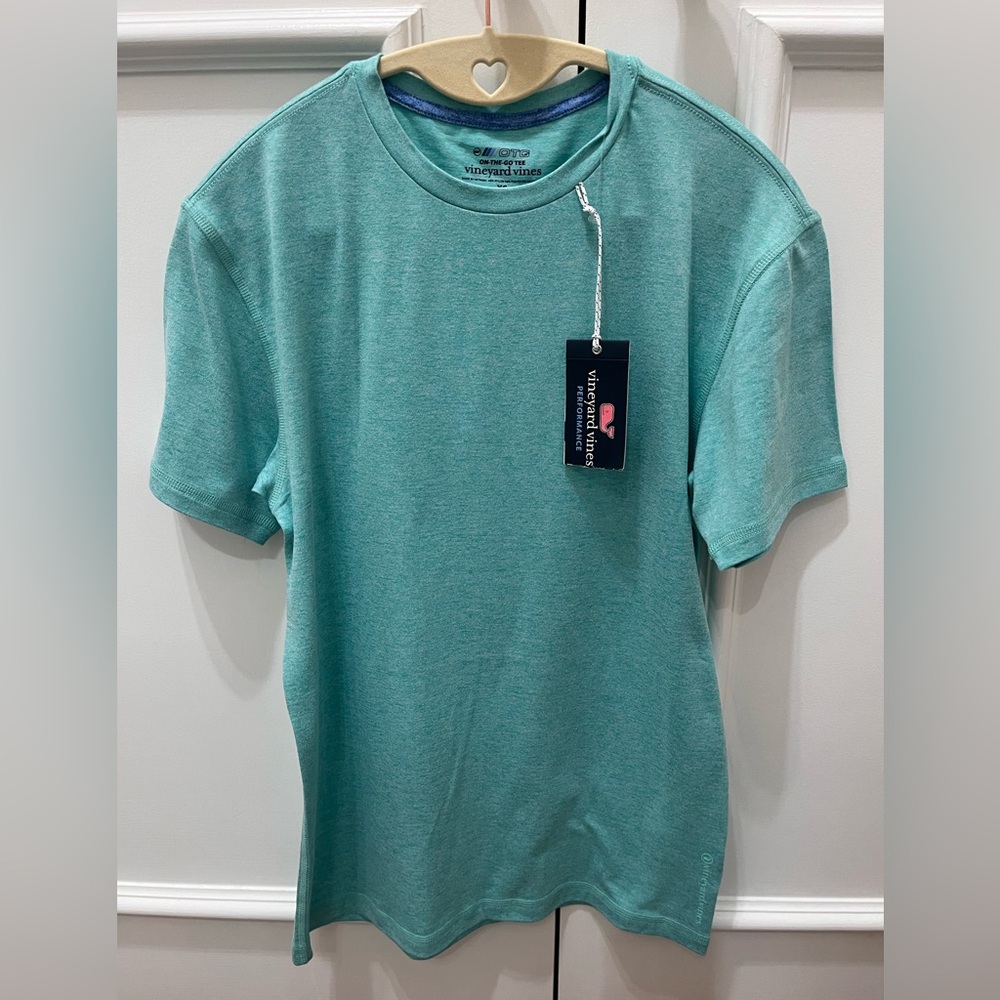 (NWT) Men’s Vineyard Vines On the Go Performance Tee